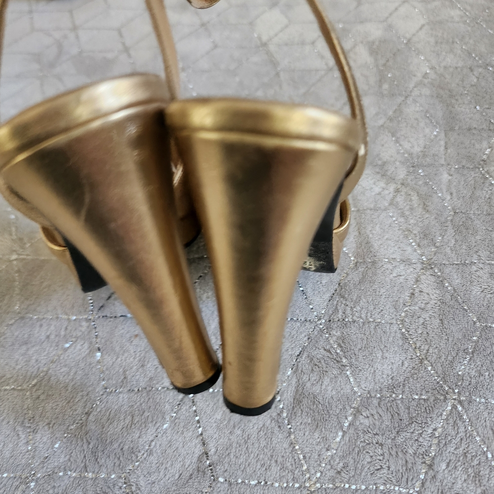 SERGIO ROSSI | Metallic Goldtone Heels - Picture 14 of 14